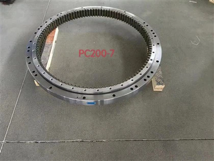 PC 200-7 Swing Csapágy